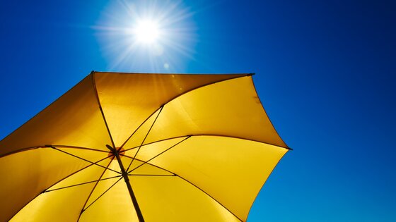 Sonnenschutz kann Hautkrebs vorbeugen | © AdobeStock-195923551