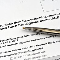 Detailaufnahme eines Antrags auf Schwerbehinderung | © AdobeStock-119471412